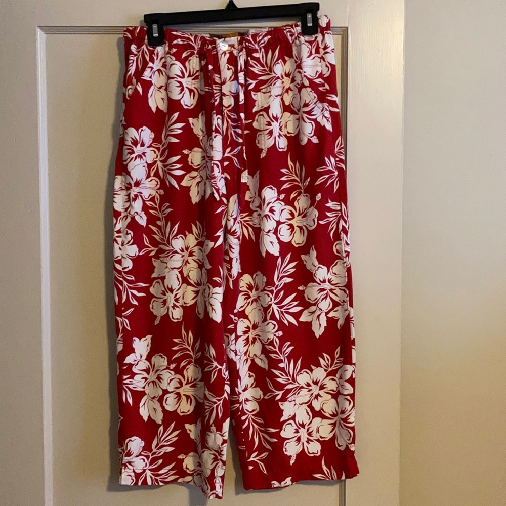 Caribbean Joe Hawaiian Print Cropped Pants